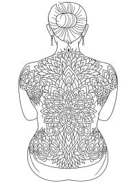 Mandala wytatuowana na całych plecach