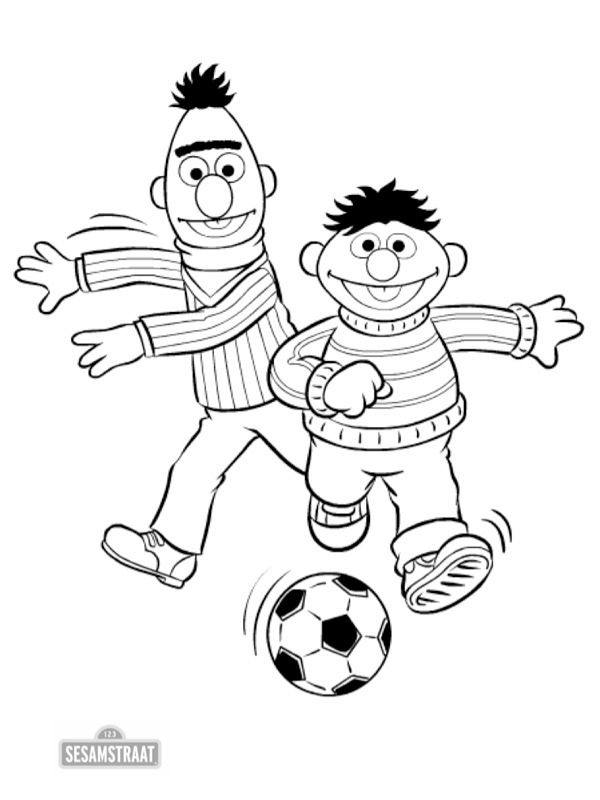 Bert i Ernie grają w piłkę nożną kolorowanka